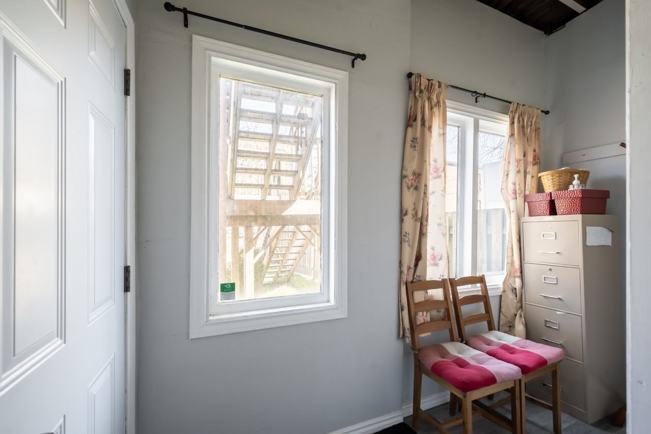 527 Barton Street #1 - Photo 6 of 23