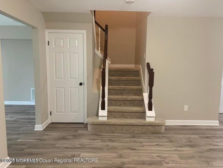 248 Larchwood Ct - Photo 4 of 28