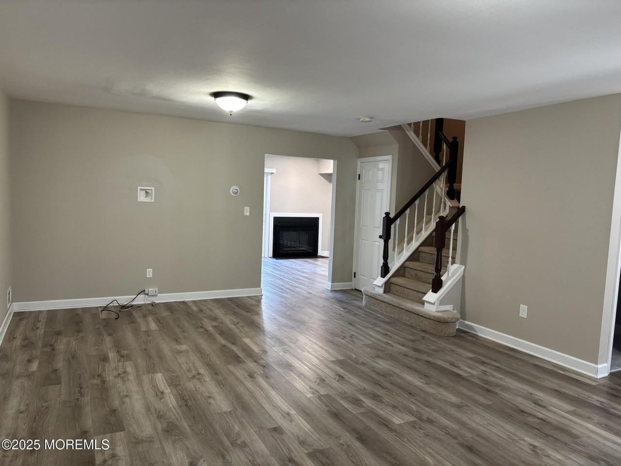 248 Larchwood Ct - Photo 5 of 28