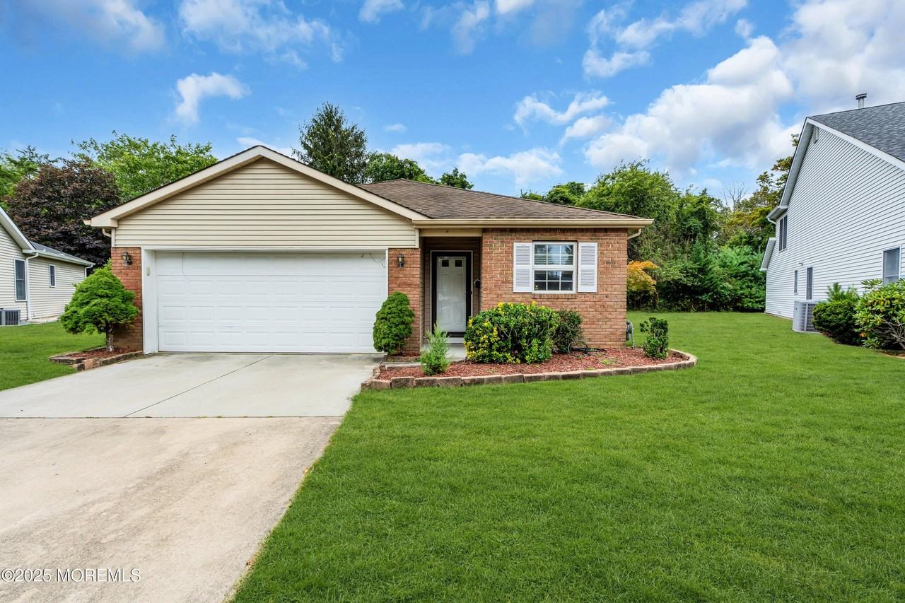 1970 Cherryvale Court - Photo 3 of 27