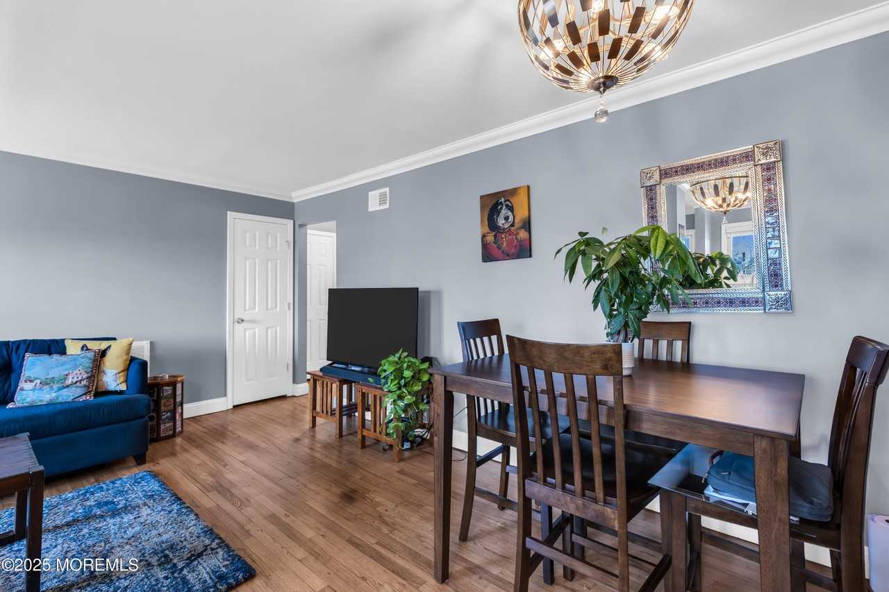 1641 Elm Ave Apt 18 #18 - Photo 3 of 20