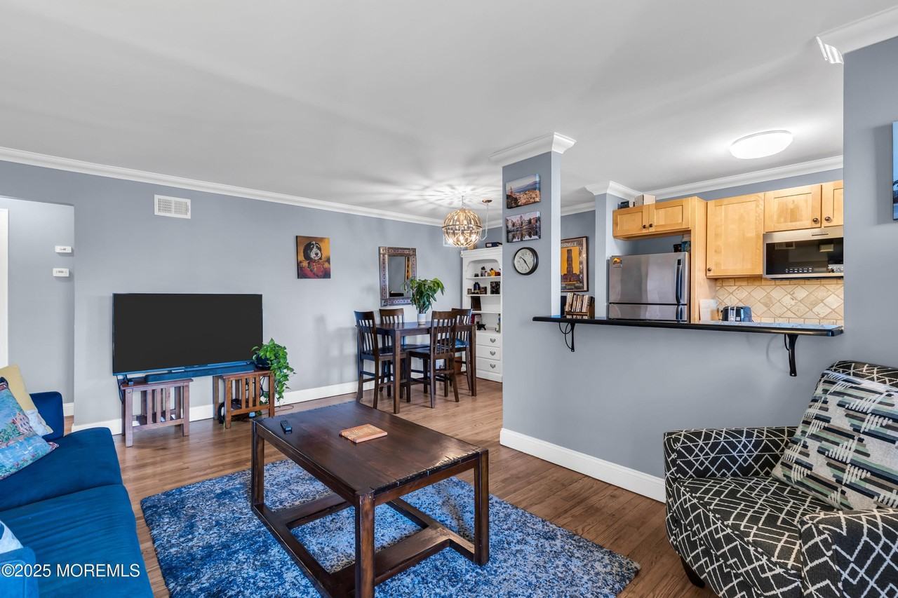 1641 Elm Ave Apt 18 #18 - Photo 4 of 20