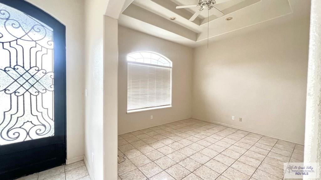 25 La Paz Ct - Photo 5 of 33