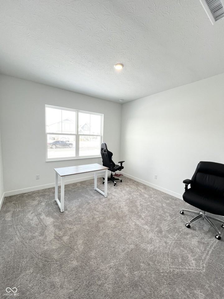 2725 Linwood Ave - Photo 7 of 18