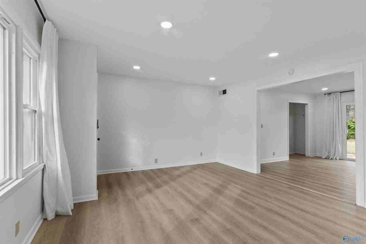 6304 Davies Ave Nw - Photo 5 of 27