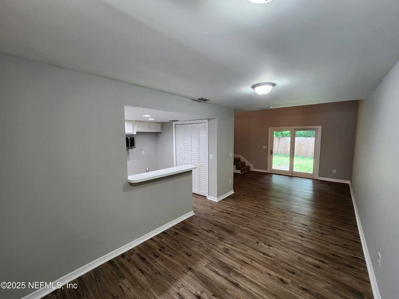 7605 Melissa Ct N - Photo 4 of 25