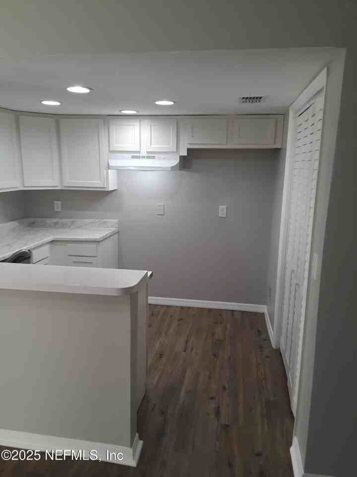 7605 Melissa Ct N - Photo 6 of 25