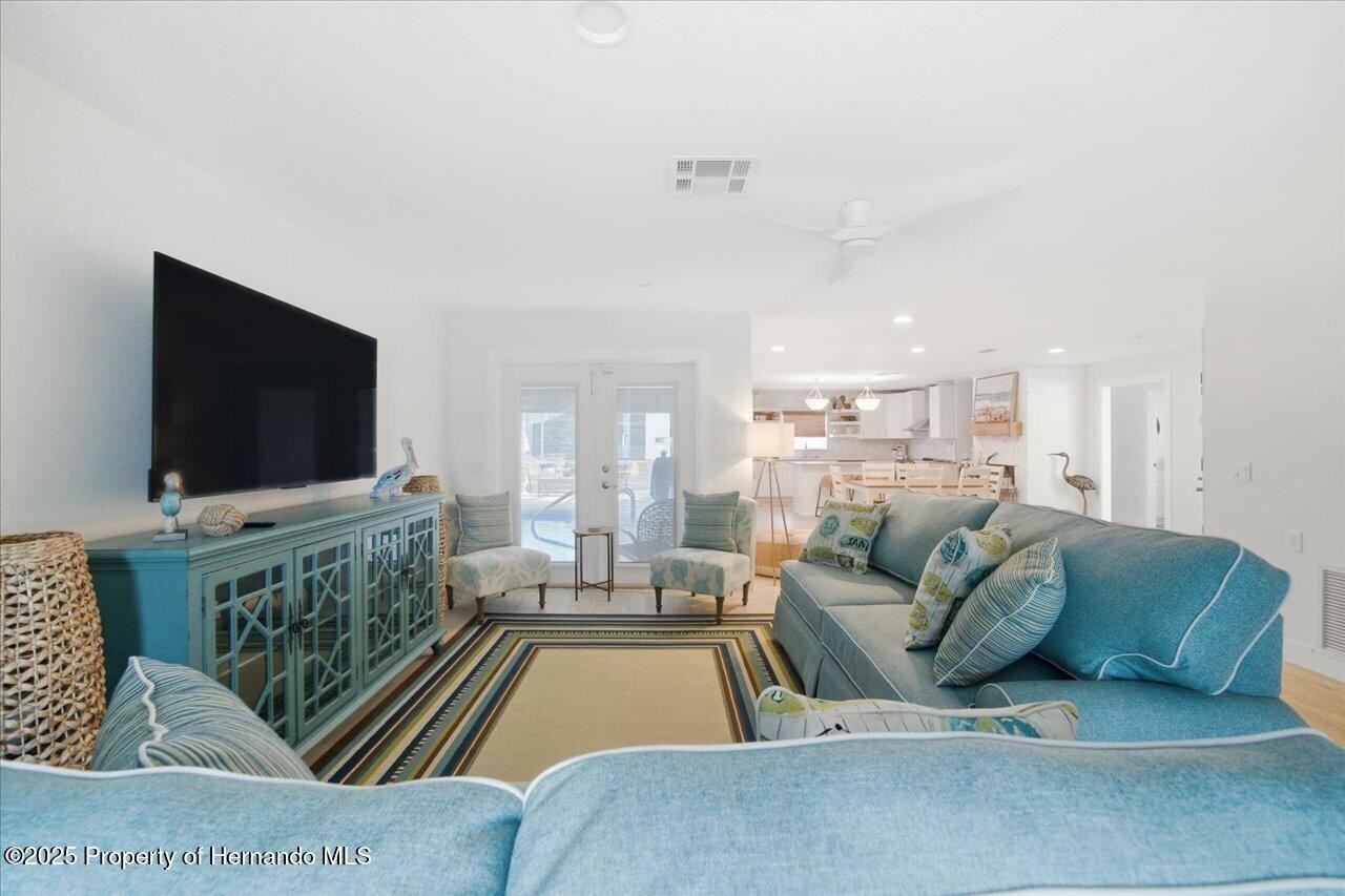 4262 Biscayne Drive - Photo 5 of 49