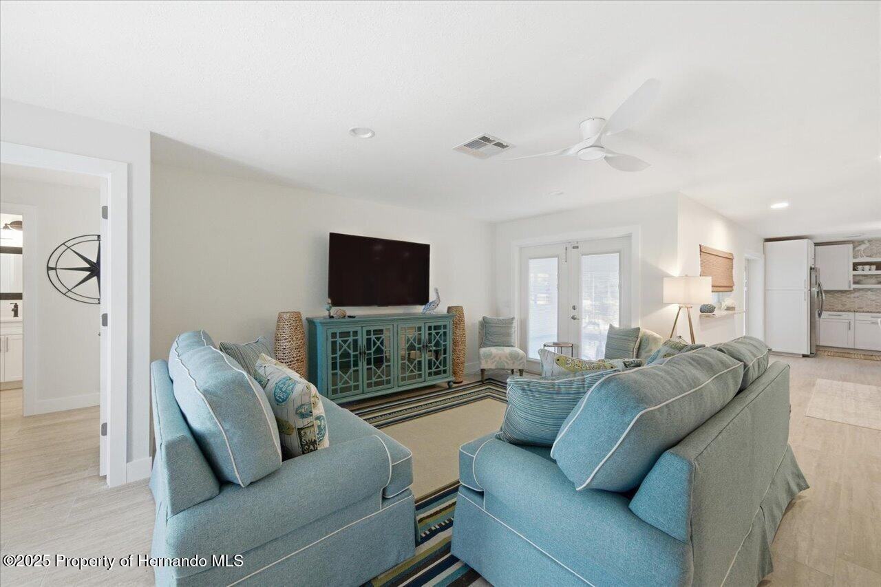 4262 Biscayne Drive - Photo 6 of 49