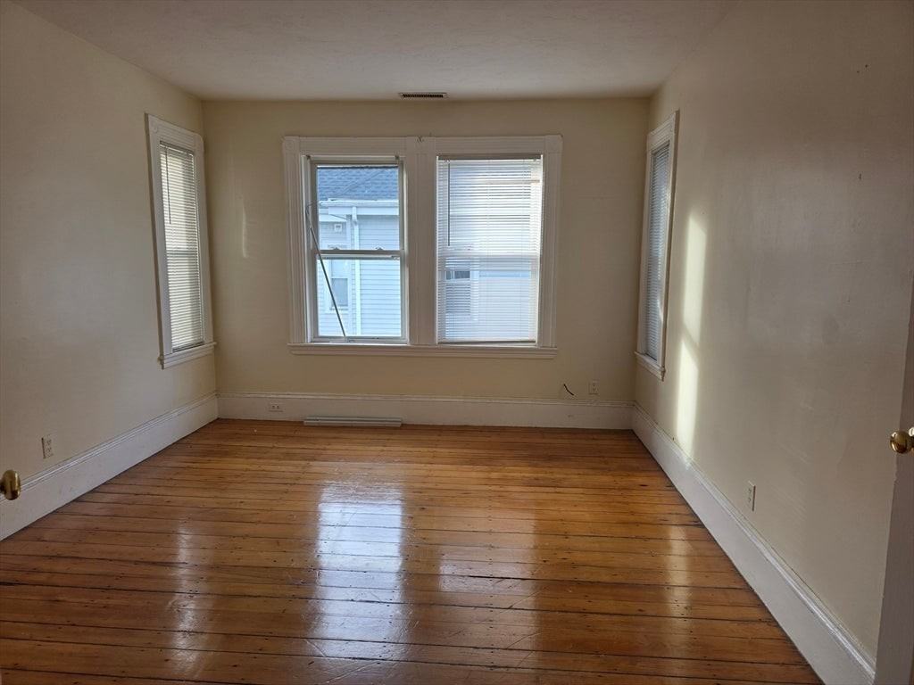 209 Ash St - Photo 6 of 7