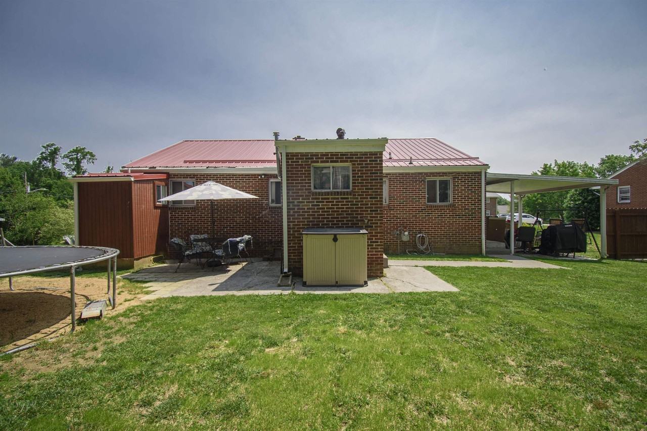 206 Broce Dr - Photo 4 of 34