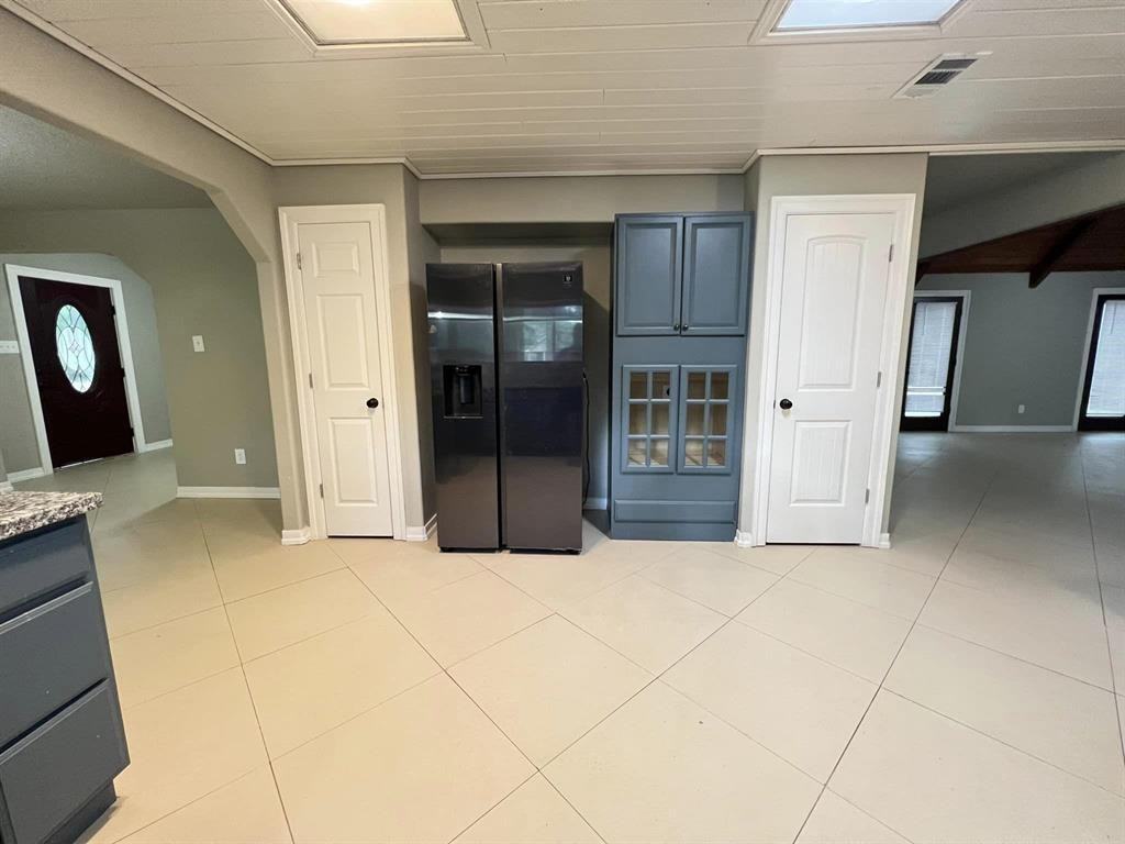 123 Pinehurst Drive - Photo 7 of 23