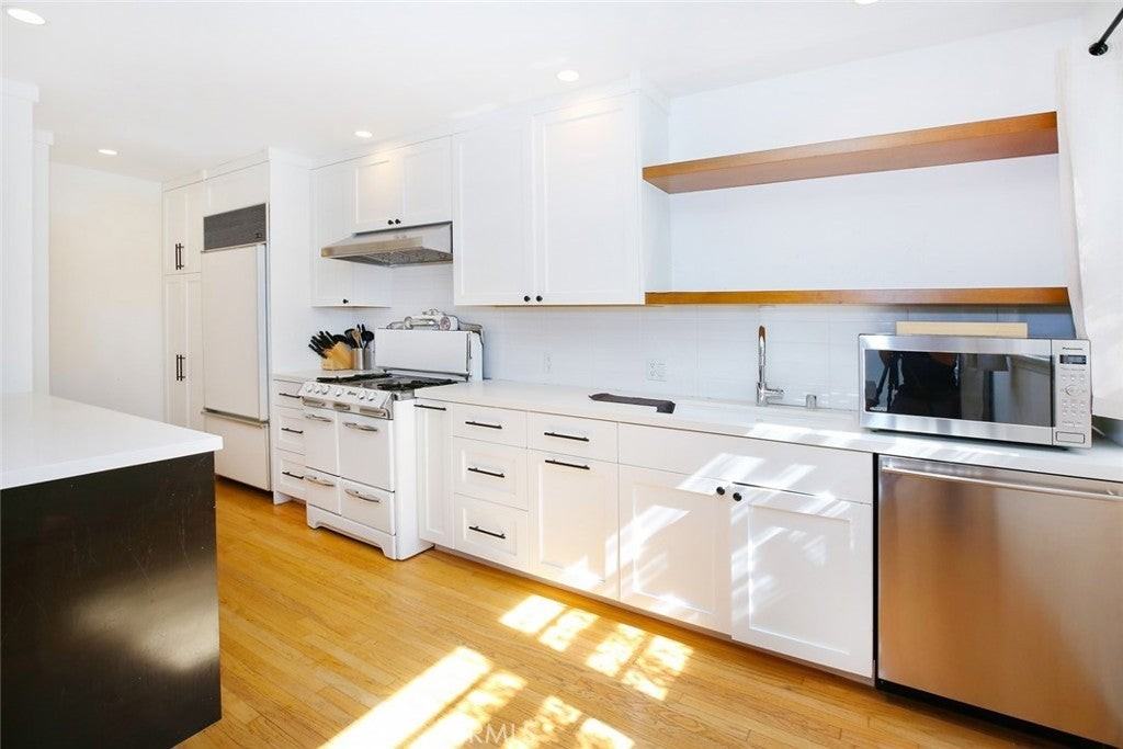 1113 Amoroso Place - Photo 2 of 28