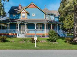 featured image of 10391 Dennis Crescent