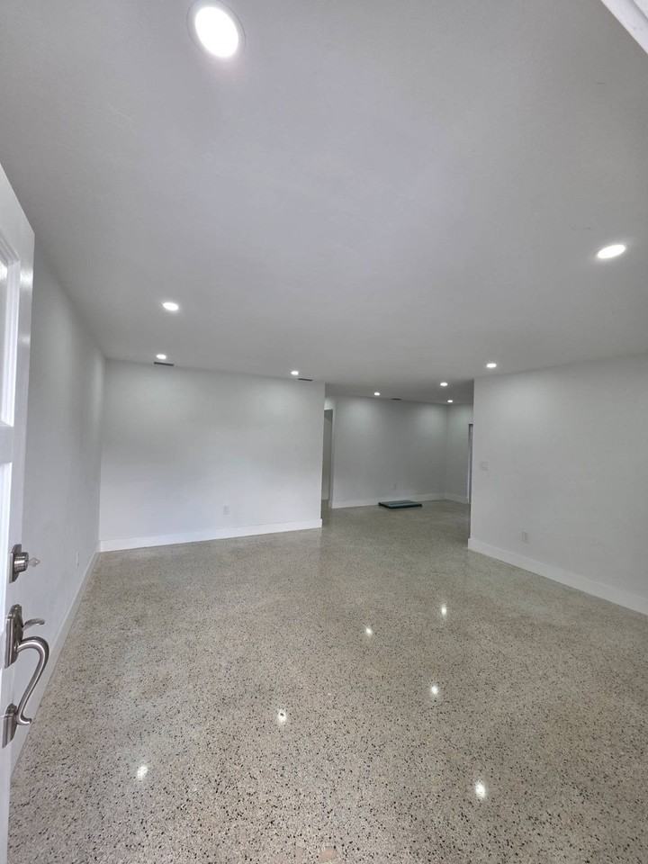 18730 Nw 29th Pl - Photo 2 of 15