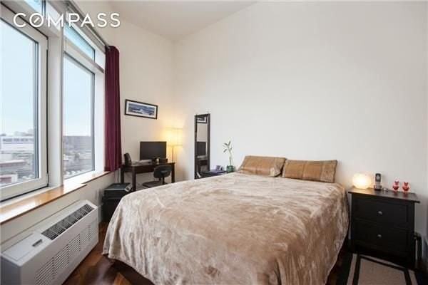 1017 Jackson Ave #5D - Photo 3 of 7