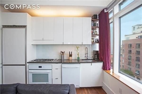 1017 Jackson Ave #5D - Photo 4 of 7