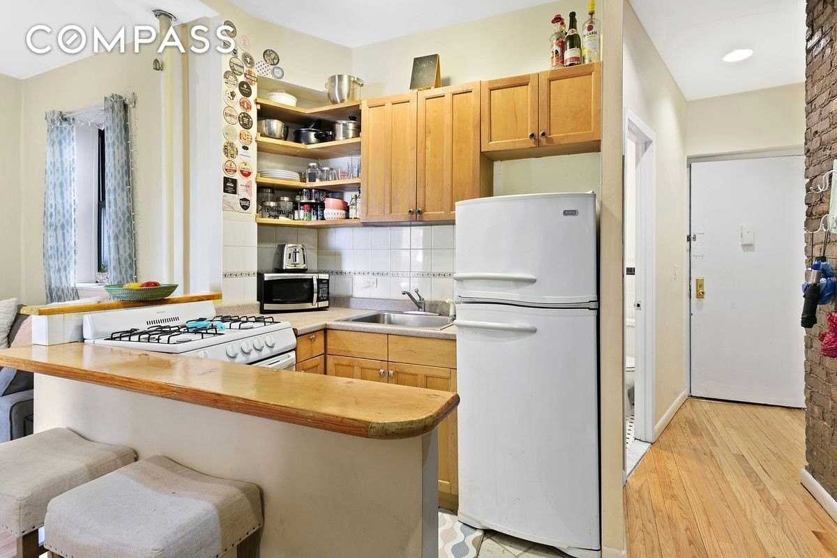 309 East 95th Street #27 - Photo 3 of 8