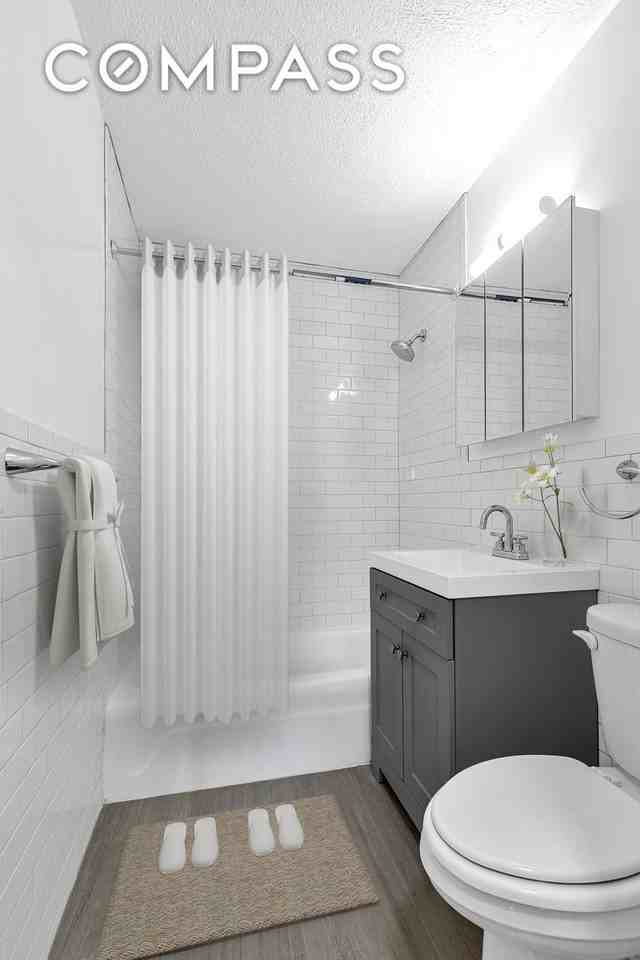 3333 Broadway #D22J - Photo 5 of 18