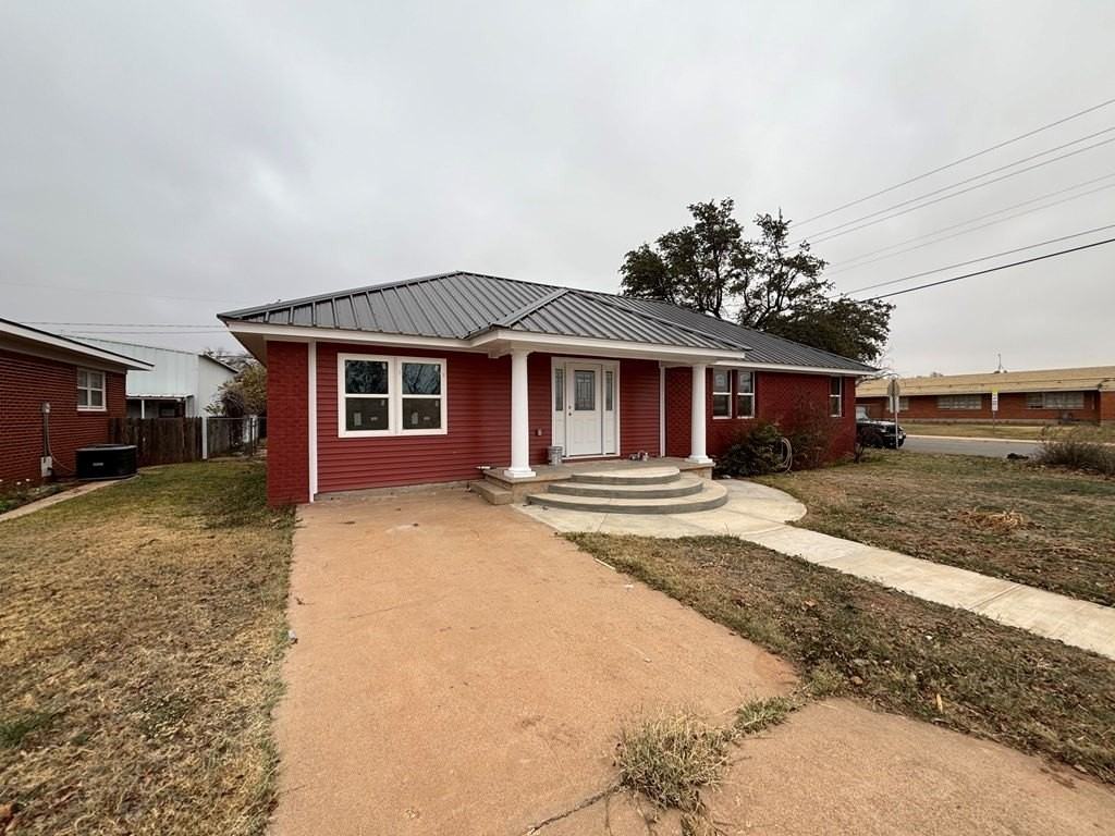 2201 44th Street - Photo 2 of 19