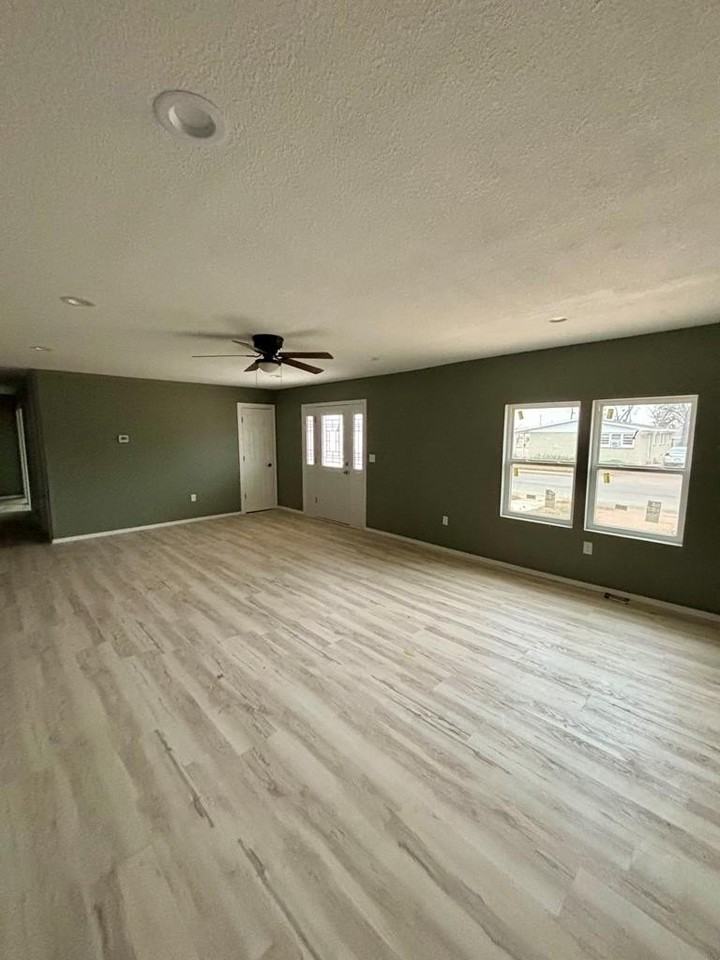 2201 44th Street - Photo 6 of 19