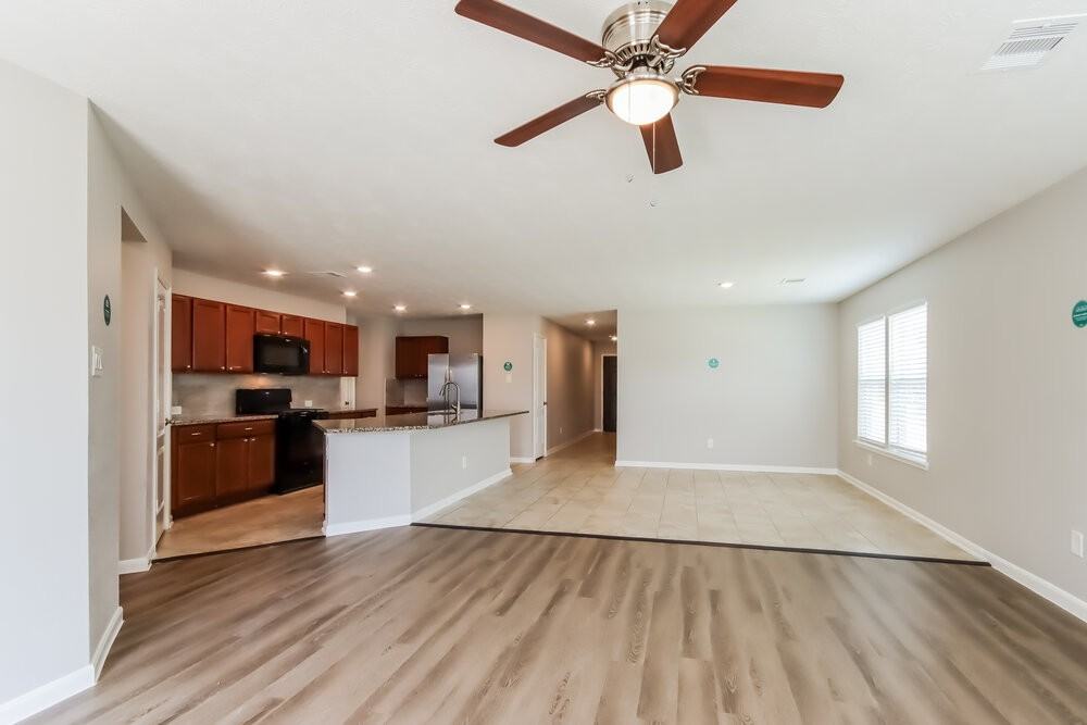 20132 Langwell Dr - Photo 4 of 16