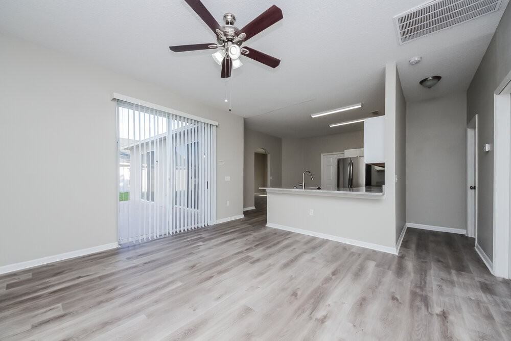 405 Acacia Tree Way - Photo 7 of 16