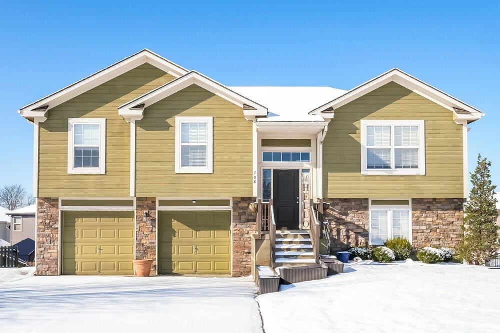 708 Fall Creek Drive