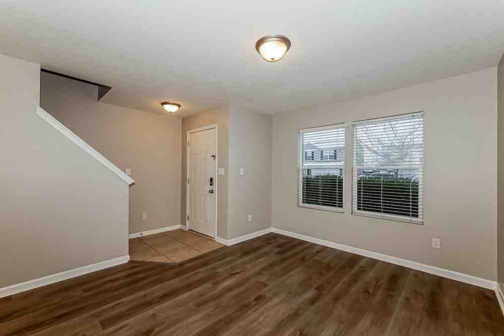 8042 Grove Berry Way - Photo 5 of 17