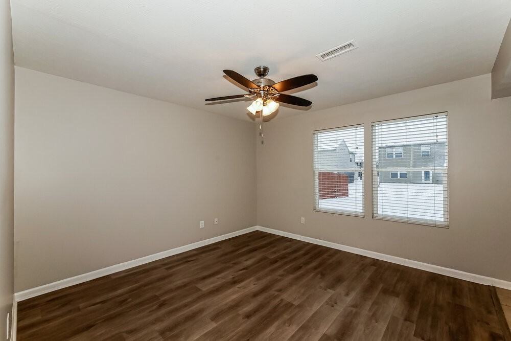 8042 Grove Berry Way - Photo 6 of 17