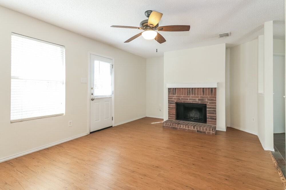 8804 Seven Oaks Ln - Photo 3 of 16