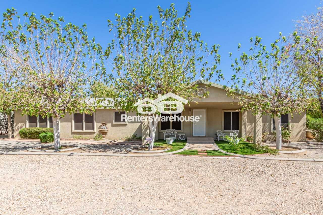 29319 N 203rd Ave - Photo 5 of 32