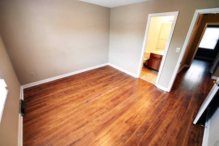 Courtyard Townhomes - Photo 5 of 9