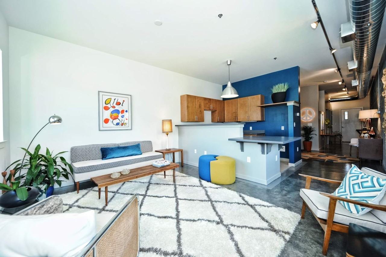 525 East 15th Street - Photo 2 of 15