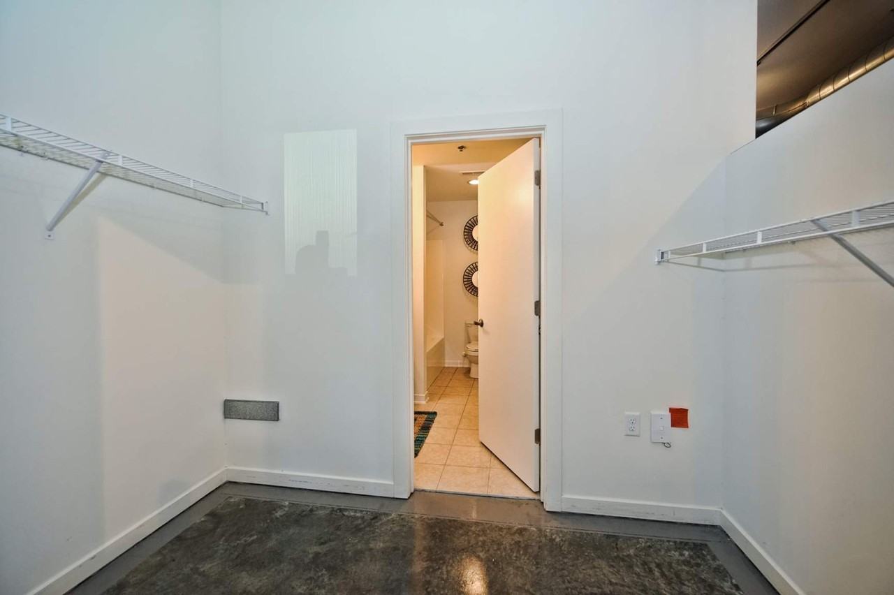 525 East 15th Street - Photo 5 of 15