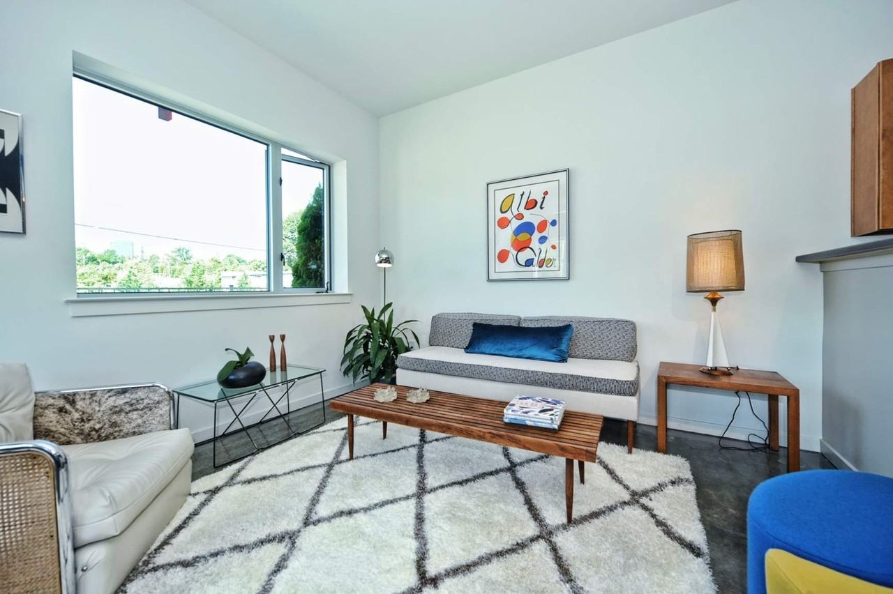 525 East 15th Street - Photo 7 of 15