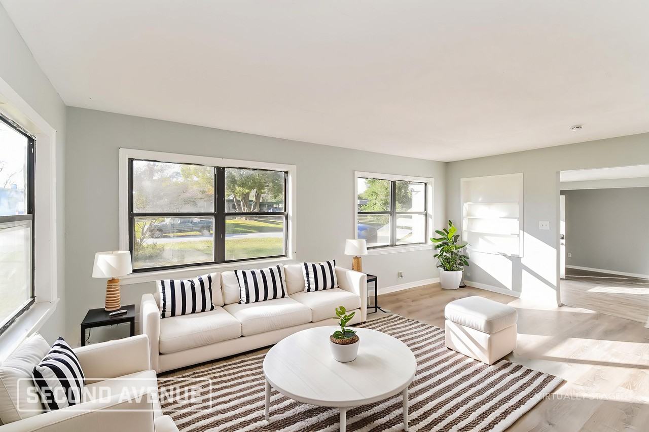 7333 Roslyn Rd - Photo 2 of 25