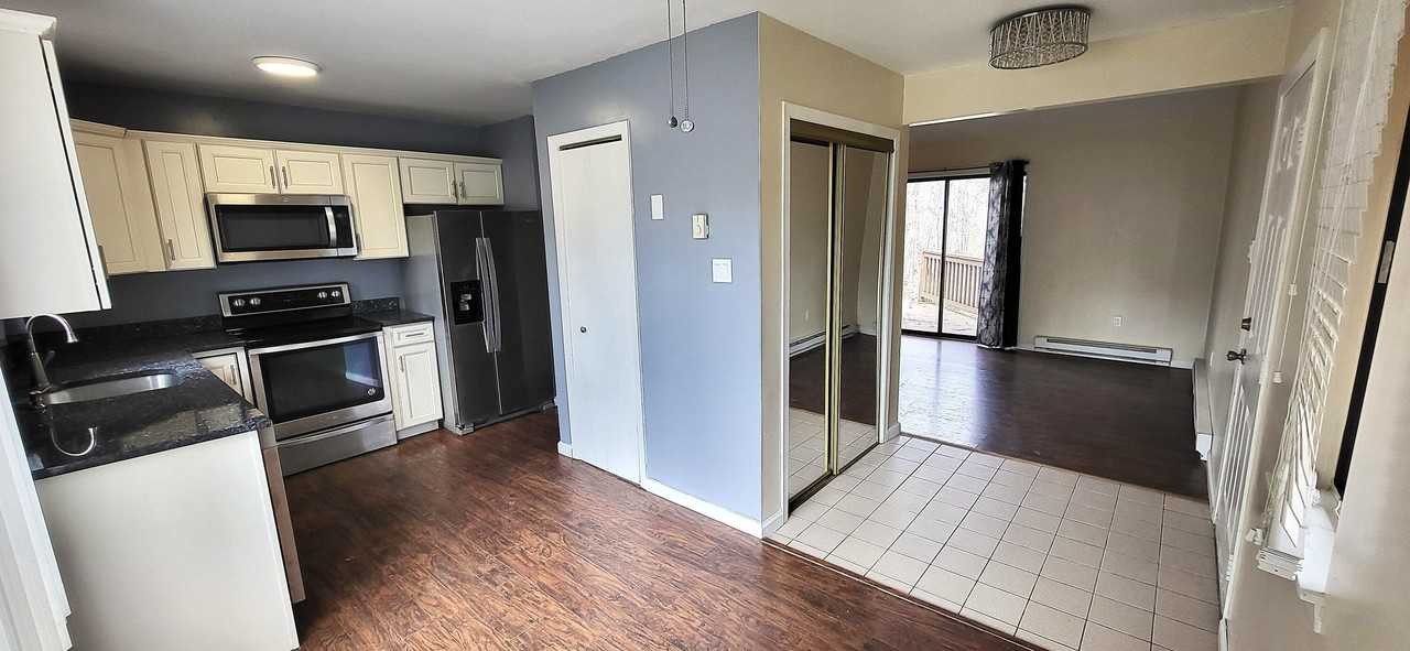 264 Bristol Way - Photo 3 of 24