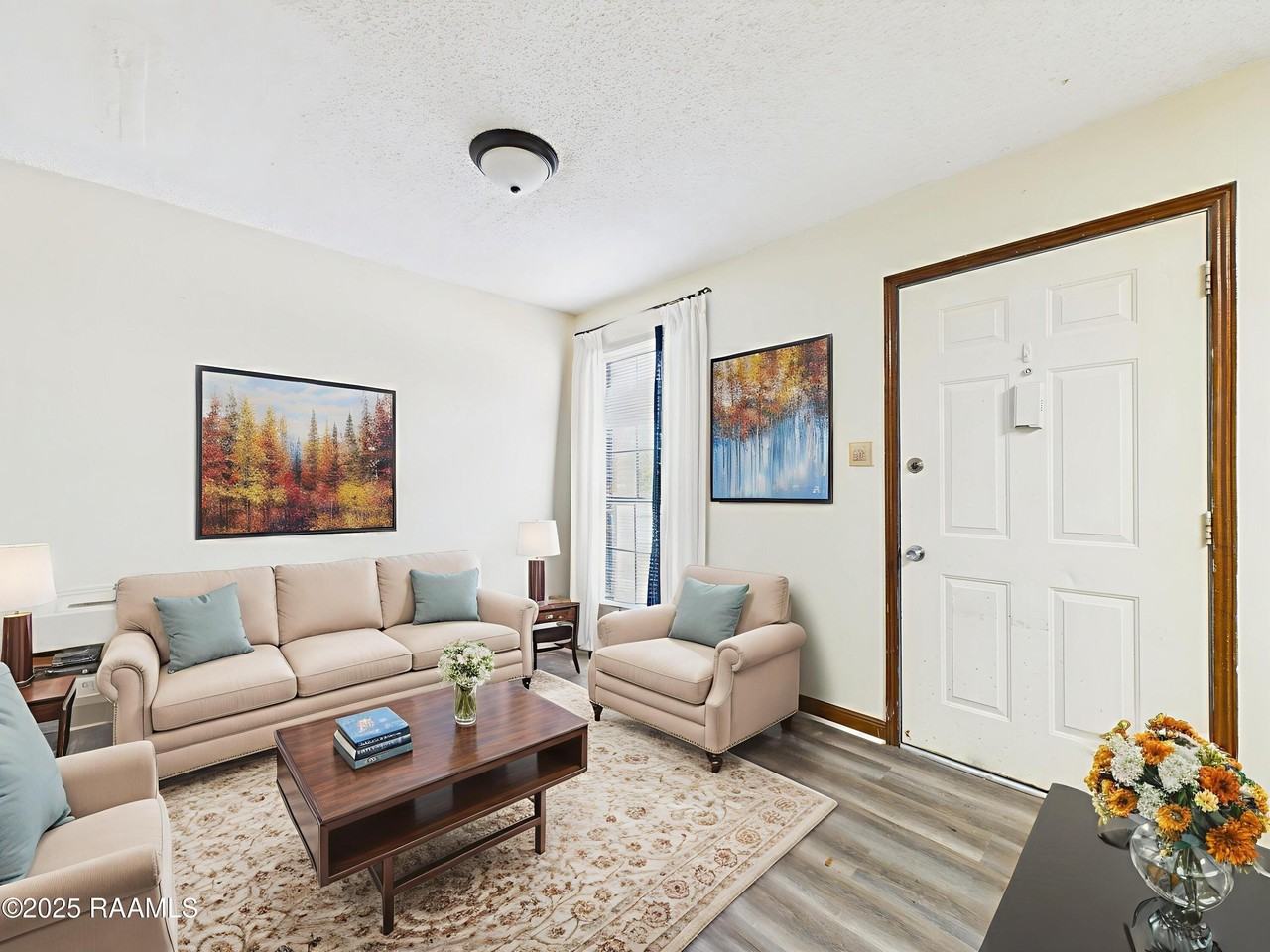 207 Rue Royale #B - Photo 2 of 13