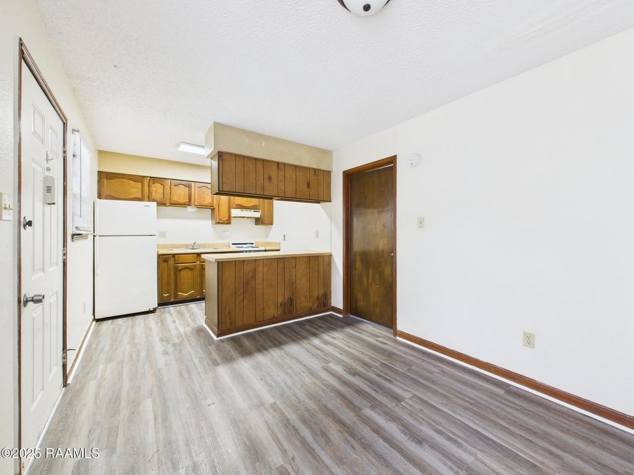 207 Rue Royale #B - Photo 4 of 13