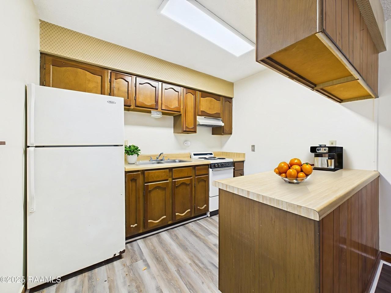 207 Rue Royale #B - Photo 5 of 13