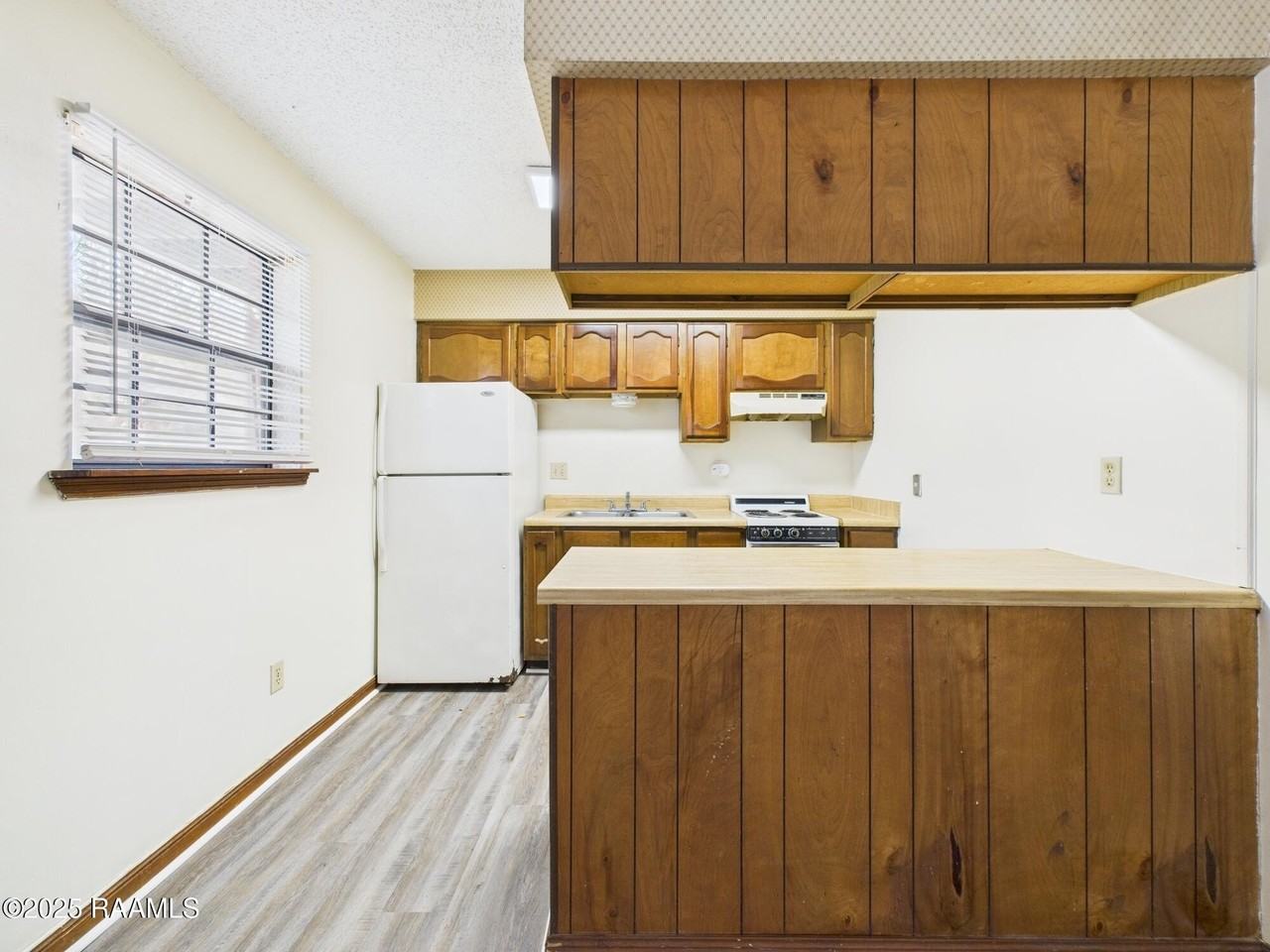 207 Rue Royale #B - Photo 7 of 13