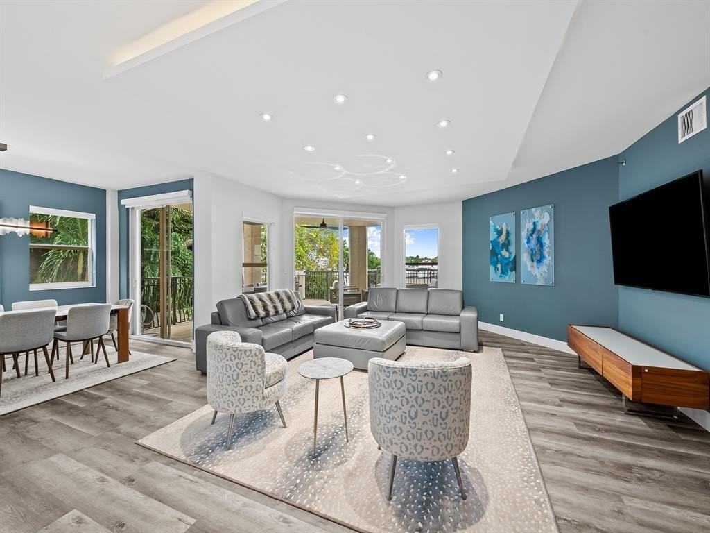 1050 Seminole Dr #2A - Photo 4 of 25