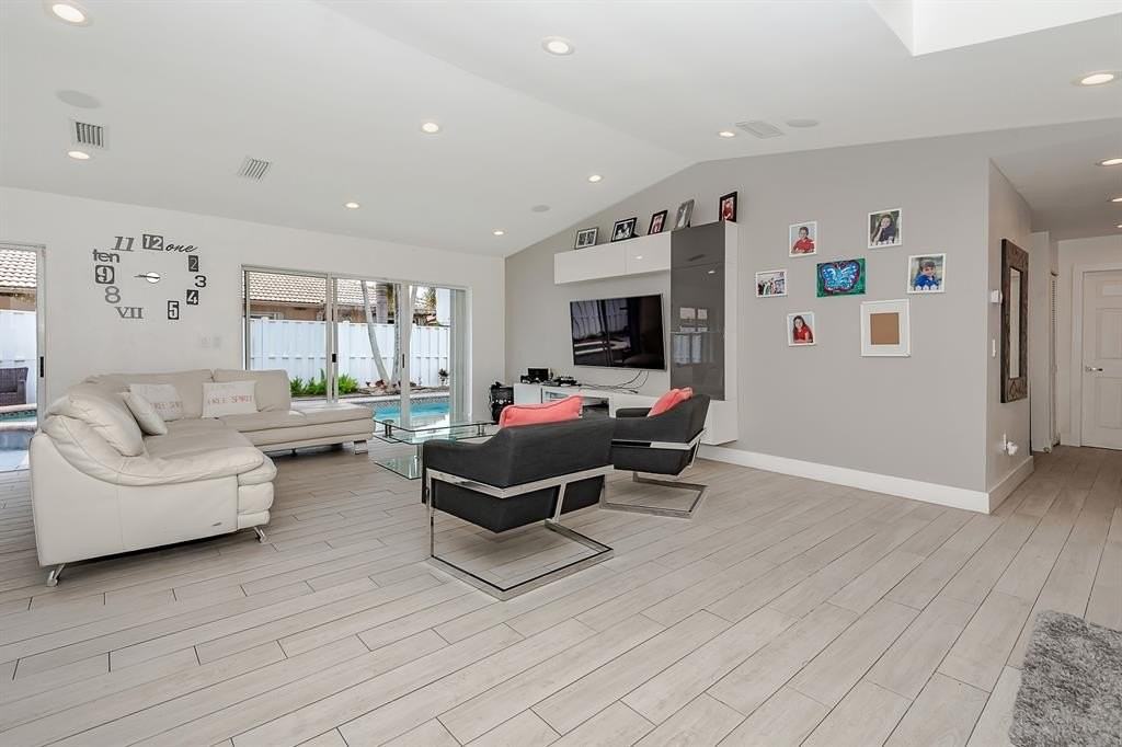 16931 Sw 5th Ct - Photo 4 of 27