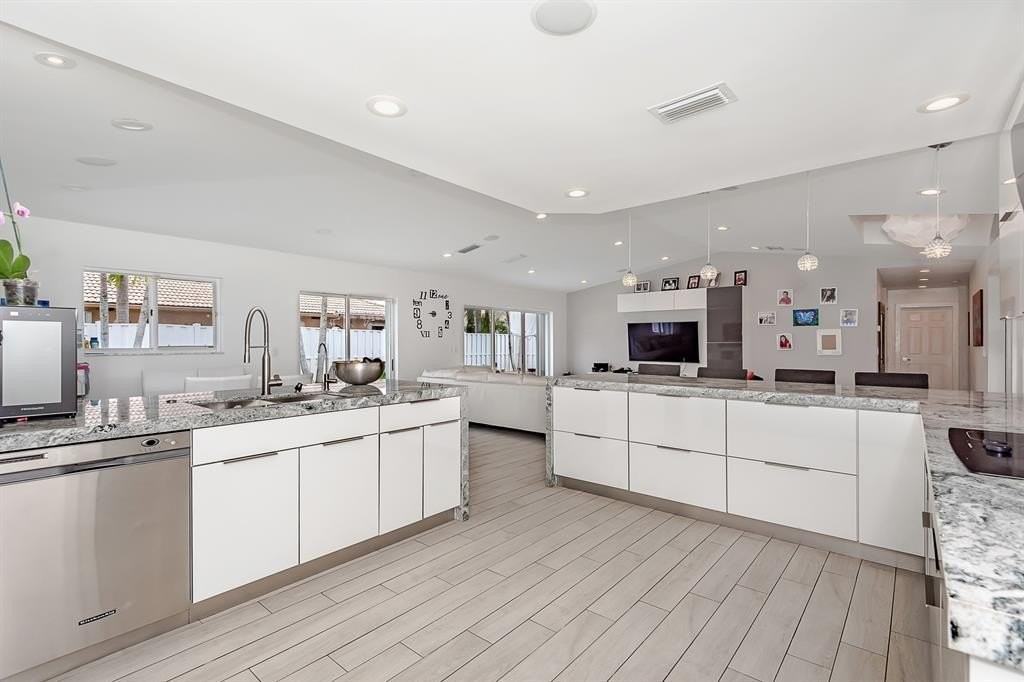 16931 Sw 5th Ct - Photo 6 of 27