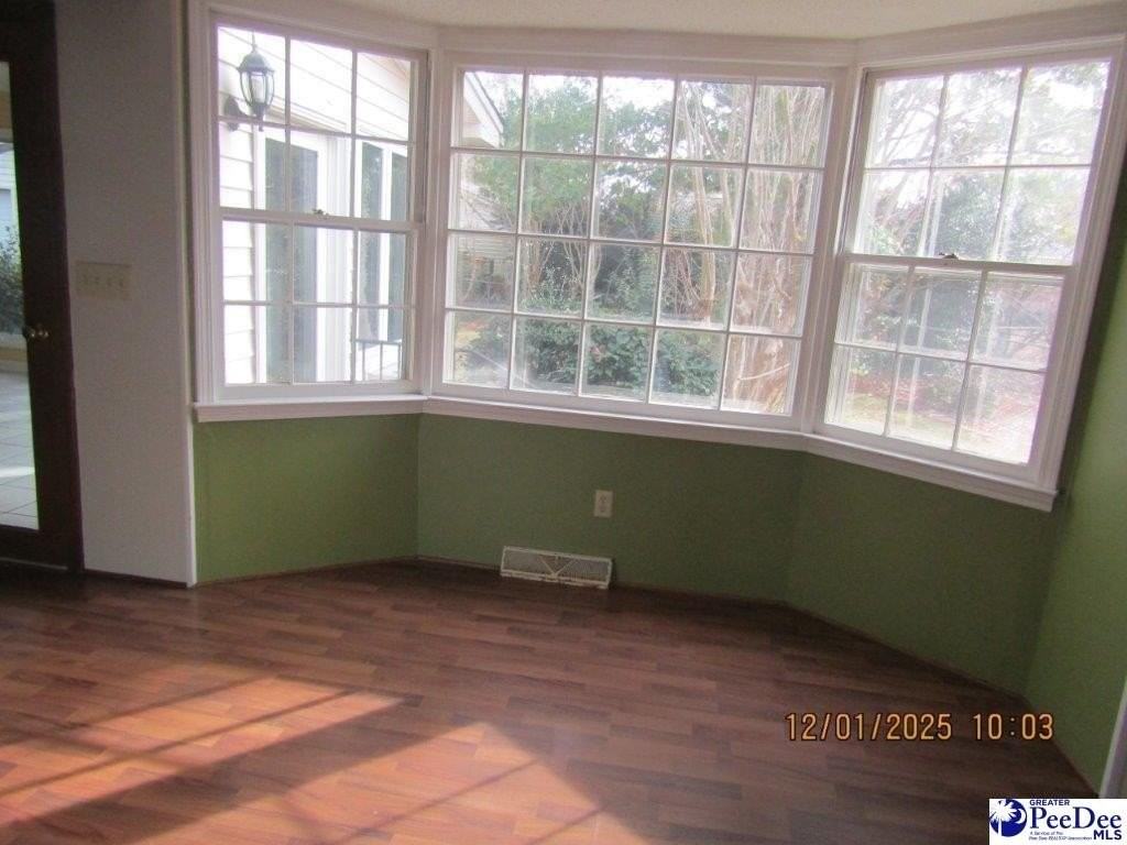 864 Thunderbird Dr - Photo 6 of 17