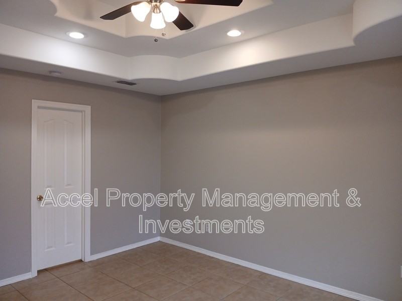 3216 Ginger Ave - Photo 6 of 20