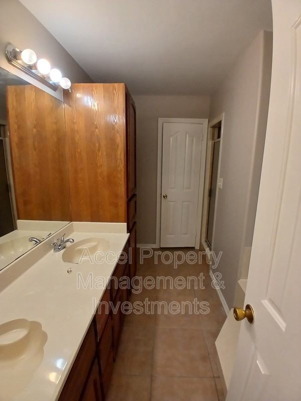 3216 Ginger Ave - Photo 7 of 20