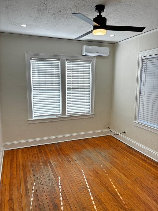 2742 Riverside Ave - Photo 4 of 15