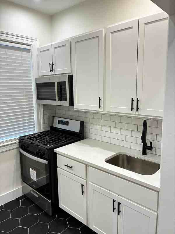 2742 Riverside Ave - Photo 5 of 15